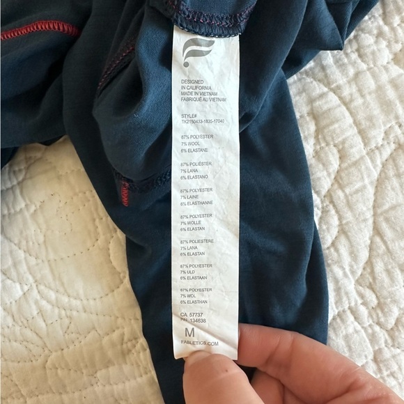 Women’s Fabletics Wool Base Layer Long-Sleeve Top - Picture 3 of 8